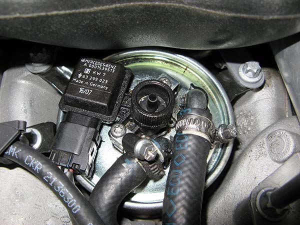 Lọc nhiên liệu Mercedes Benz C180