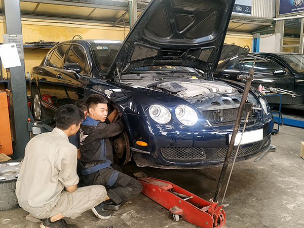 Bảo dưỡng xe Bentley - Sửa chữa Bentley bị hỏng giảm xóc