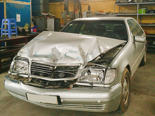Xử lý xe tai nạn giao thông - Trường hợp của Mercedes