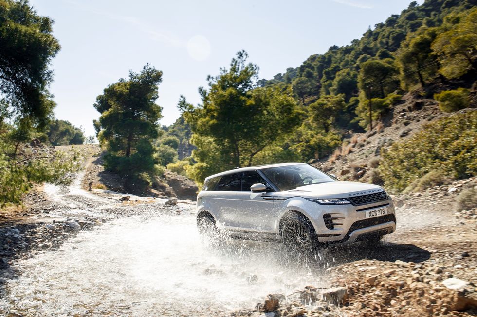 Range Rover Evoque 2022 xuất hiện giống với Discovery Sport?
