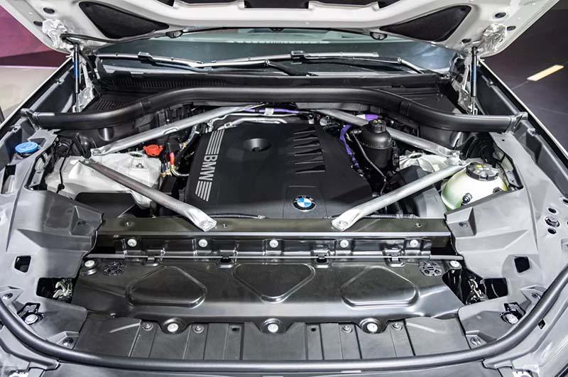 Động cơ - khả năng vận hành của BMW X5 2024