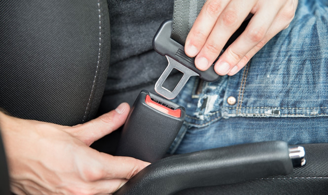 Không thắt dây an toàn cũng là một thói quen nguy hiểm với người lái xe